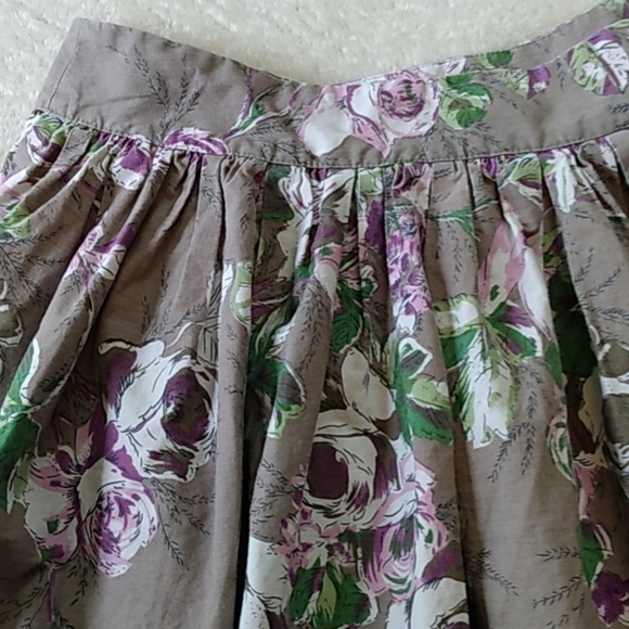 Lux Urban Outfitters Grey & Purple Floral Pleated A-line Skirt - Picture 3 of 7